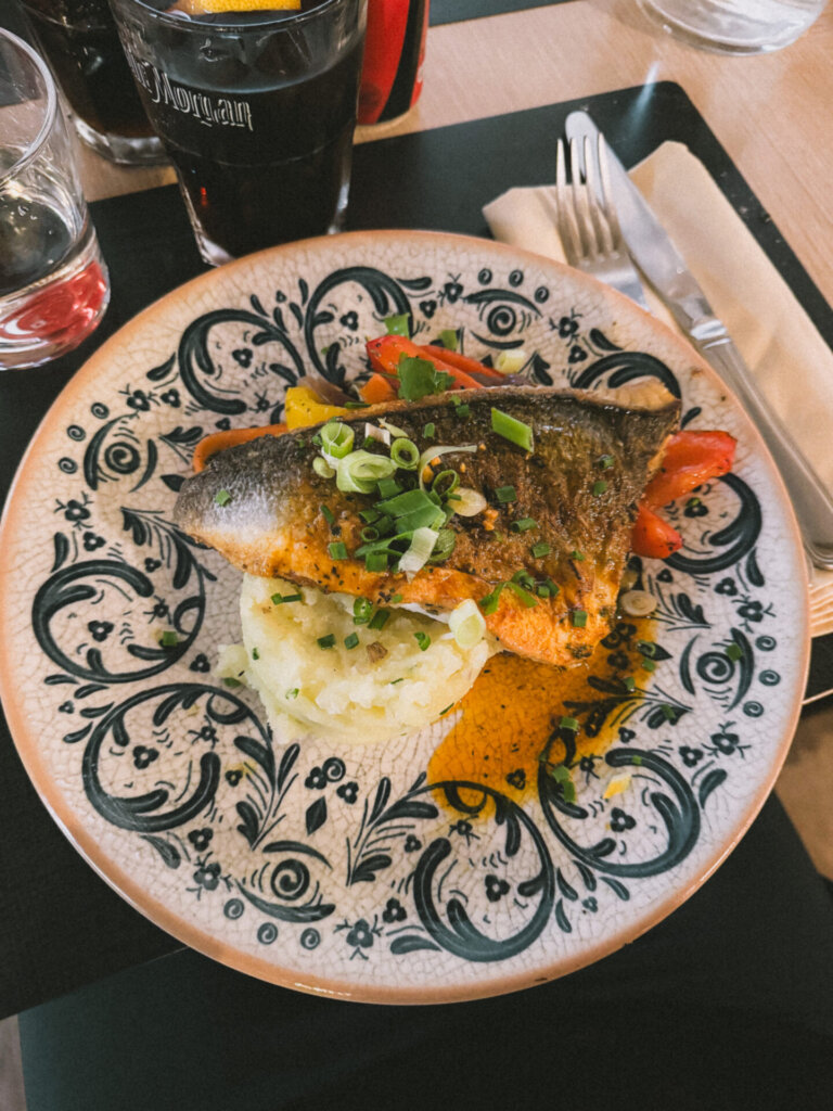 52218673 59a1 4bef 8e73 64e28cc816fb